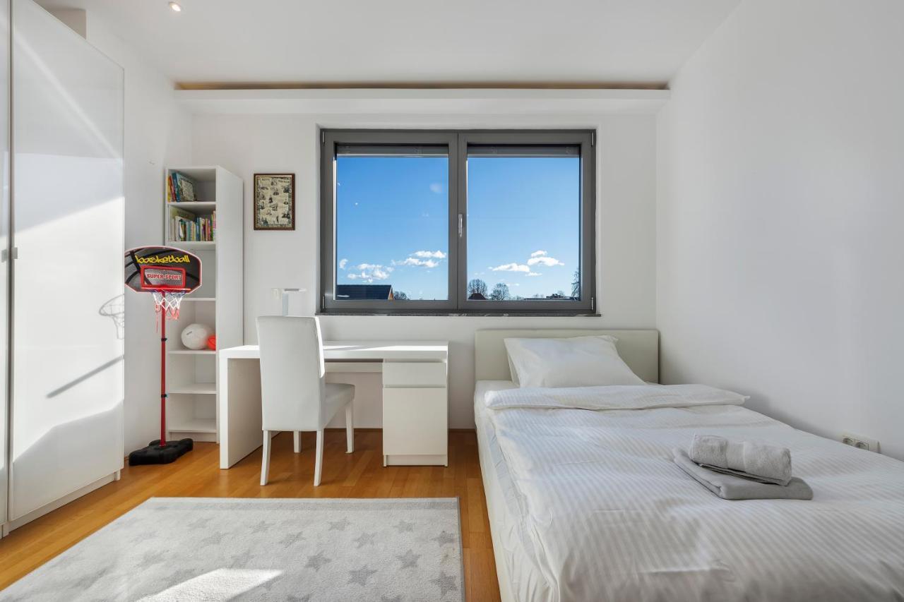 Contemporary Apartment With Rooftop Terrace In Maribor Kültér fotó
