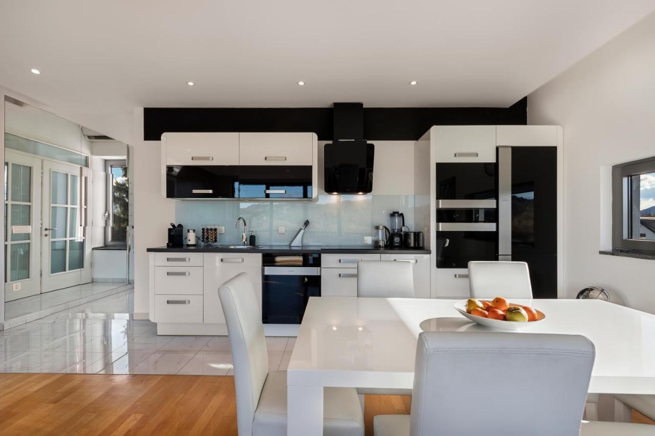 Contemporary Apartment With Rooftop Terrace In Maribor Kültér fotó